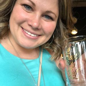 Meet your Posher, Carrie